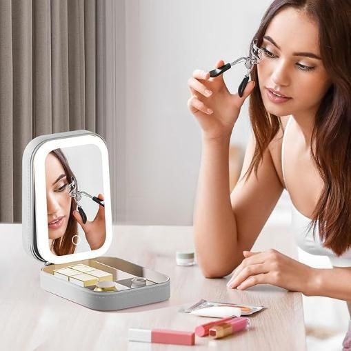 Gleamira ™   All-in-One Makeup Case
